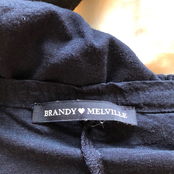 Brandy Melville over the shoulder top - Picture 3 of 3